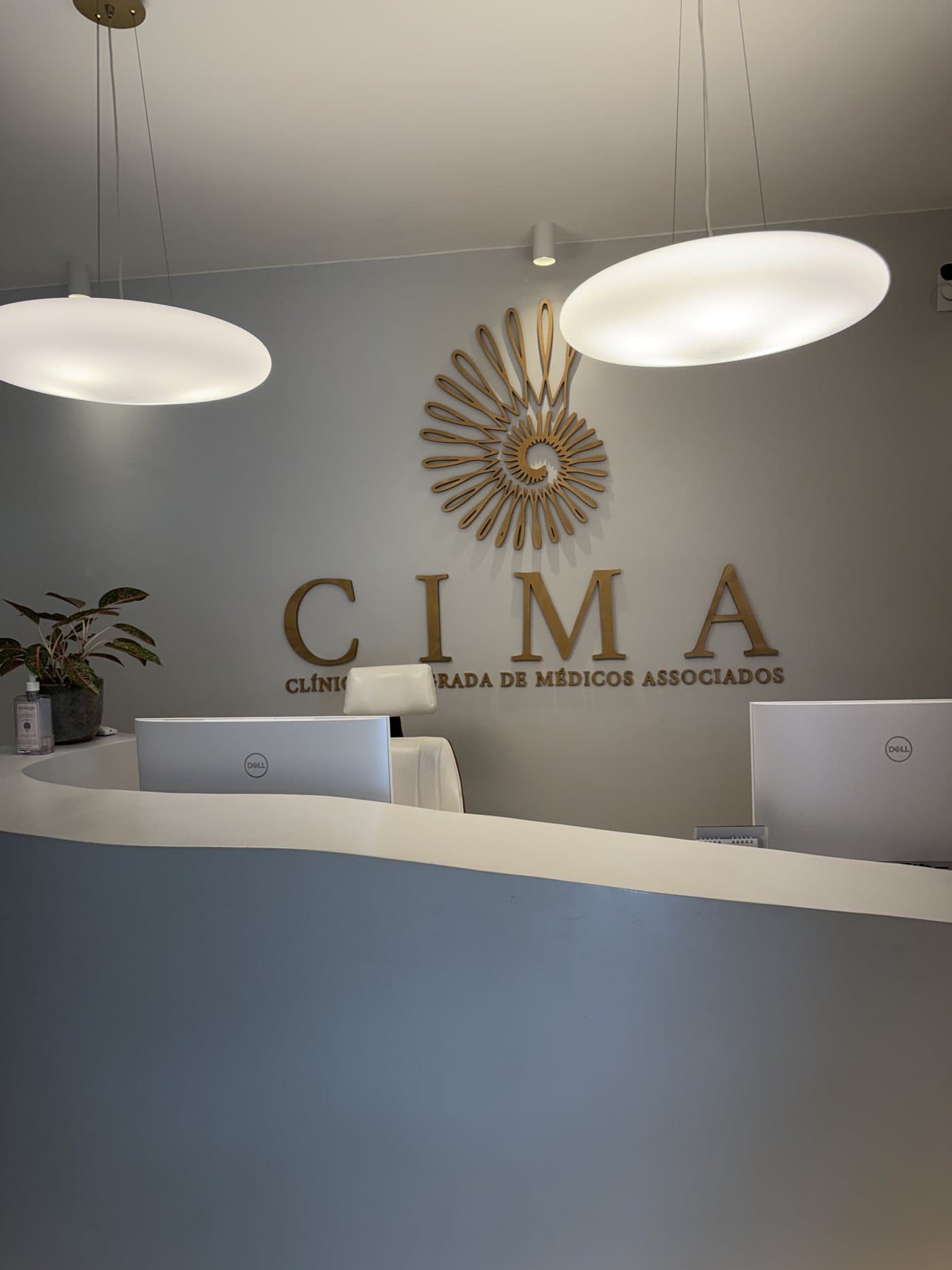 Recepção da clínica CIMA, onde a Dra. Bruna Couto atende